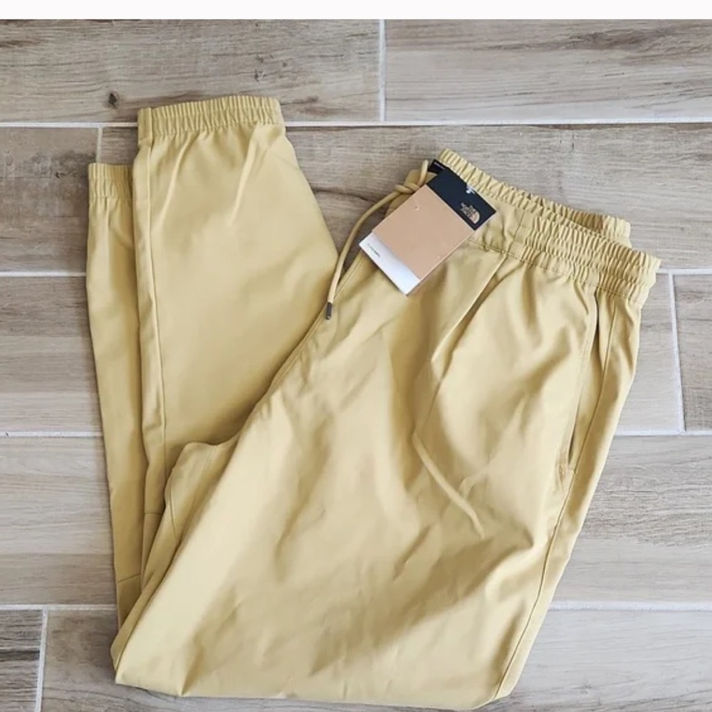 NWT The North Face Standard Joggers in Antelope Tan